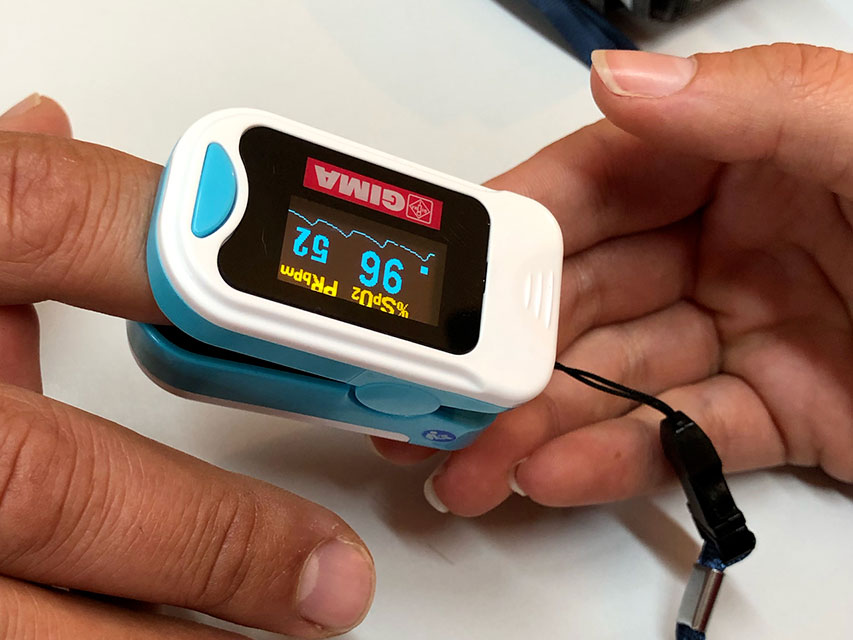 OXY-3 FINGER OXIMETER